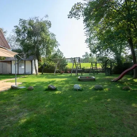Familiengefuehrtes 50m Von Der Ostsee